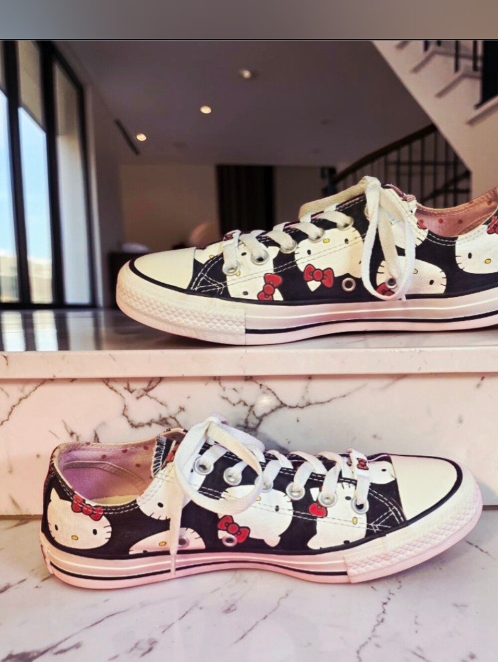 RARE Hello Kitty X Converse Chuck Taylor All Star Ox 2018 Sneakers 8 162947C